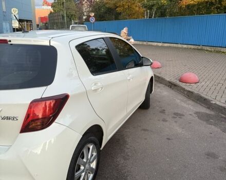 Тойота Ярис 2014 в Киеве на Automoto.ua Белый Тойота Ярис, объемом двигателя 0 л и пробегом 115 тыс. км за 10499 $, фото 12 на Automoto.ua