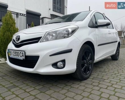 Білий Тойота Яріс, об'ємом двигуна 1.33 л та пробігом 64 тис. км за 13500 $, фото 1 на Automoto.ua