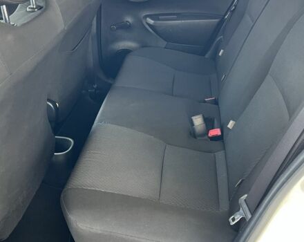 Белый Тойота Ярис, объемом двигателя 1.5 л и пробегом 155 тыс. км за 11700 $, фото 8 на Automoto.ua