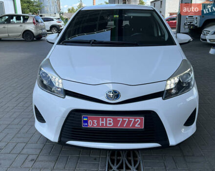Белый Тойота Ярис, объемом двигателя 1.5 л и пробегом 150 тыс. км за 11700 $, фото 4 на Automoto.ua