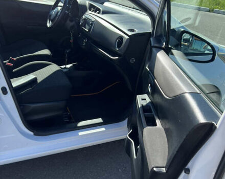 Белый Тойота Ярис, объемом двигателя 1.3 л и пробегом 96 тыс. км за 11700 $, фото 7 на Automoto.ua