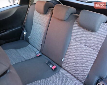 Белый Тойота Ярис, объемом двигателя 1.33 л и пробегом 96 тыс. км за 12400 $, фото 39 на Automoto.ua