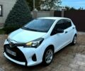 Белый Тойота Ярис, объемом двигателя 1.3 л и пробегом 230 тыс. км за 7500 $, фото 1 на Automoto.ua