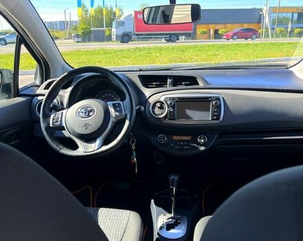 Белый Тойота Ярис, объемом двигателя 1.3 л и пробегом 96 тыс. км за 11700 $, фото 5 на Automoto.ua