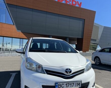 Білий Тойота Яріс, об'ємом двигуна 1.33 л та пробігом 96 тис. км за 11700 $, фото 1 на Automoto.ua