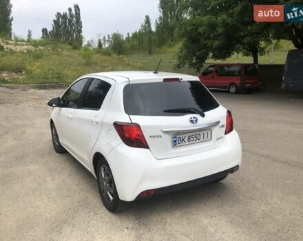 Белый Тойота Ярис, объемом двигателя 1.5 л и пробегом 209 тыс. км за 11600 $, фото 2 на Automoto.ua