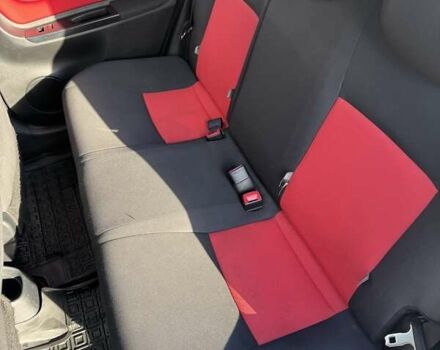 Белый Тойота Ярис, объемом двигателя 1.3 л и пробегом 156 тыс. км за 11000 $, фото 16 на Automoto.ua