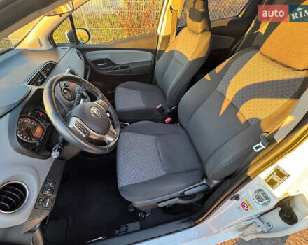 Білий Тойота Яріс, об'ємом двигуна 1.33 л та пробігом 75 тис. км за 11300 $, фото 16 на Automoto.ua