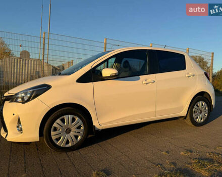 Білий Тойота Яріс, об'ємом двигуна 1.33 л та пробігом 75 тис. км за 11300 $, фото 2 на Automoto.ua