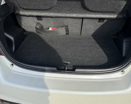 Білий Тойота Яріс, об'ємом двигуна 1.33 л та пробігом 125 тис. км за 12500 $, фото 15 на Automoto.ua