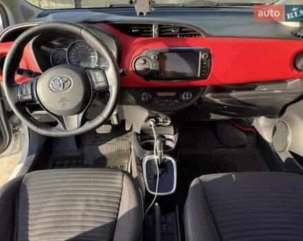 Белый Тойота Ярис, объемом двигателя 1.3 л и пробегом 156 тыс. км за 11000 $, фото 21 на Automoto.ua