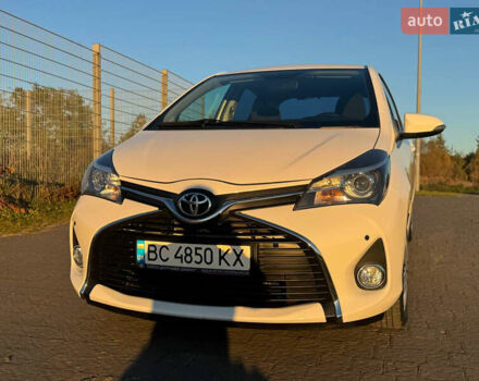 Білий Тойота Яріс, об'ємом двигуна 1.33 л та пробігом 75 тис. км за 11300 $, фото 1 на Automoto.ua