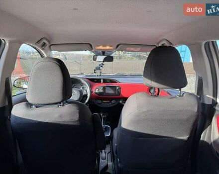 Белый Тойота Ярис, объемом двигателя 1.3 л и пробегом 156 тыс. км за 11000 $, фото 14 на Automoto.ua