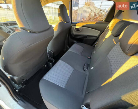 Білий Тойота Яріс, об'ємом двигуна 1.33 л та пробігом 75 тис. км за 11300 $, фото 25 на Automoto.ua