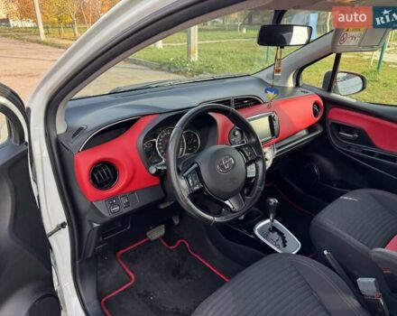 Білий Тойота Яріс, об'ємом двигуна 1.33 л та пробігом 125 тис. км за 12500 $, фото 6 на Automoto.ua