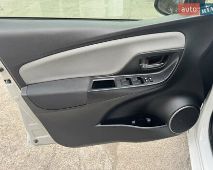 Белый Тойота Ярис, объемом двигателя 1.33 л и пробегом 55 тыс. км за 11800 $, фото 37 на Automoto.ua