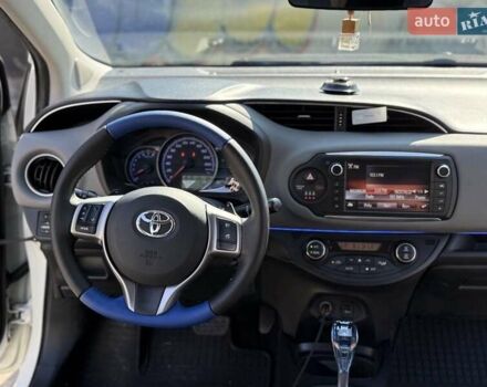 Білий Тойота Яріс, об'ємом двигуна 1.3 л та пробігом 148 тис. км за 11800 $, фото 10 на Automoto.ua