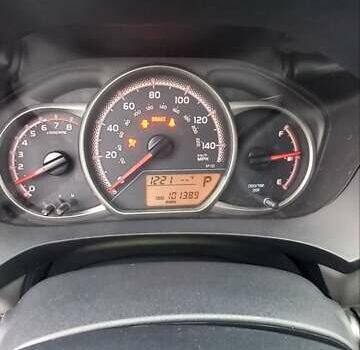 Белый Тойота Ярис, объемом двигателя 1.5 л и пробегом 160 тыс. км за 11000 $, фото 4 на Automoto.ua