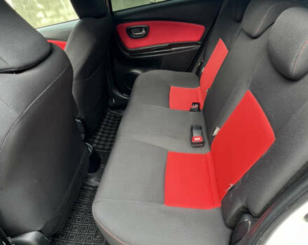 Белый Тойота Ярис, объемом двигателя 1.33 л и пробегом 92 тыс. км за 13600 $, фото 20 на Automoto.ua