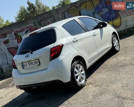 Білий Тойота Яріс, об'ємом двигуна 1.3 л та пробігом 148 тис. км за 11800 $, фото 1 на Automoto.ua