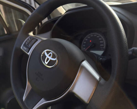 Белый Тойота Ярис, объемом двигателя 1 л и пробегом 68 тыс. км за 9200 $, фото 22 на Automoto.ua