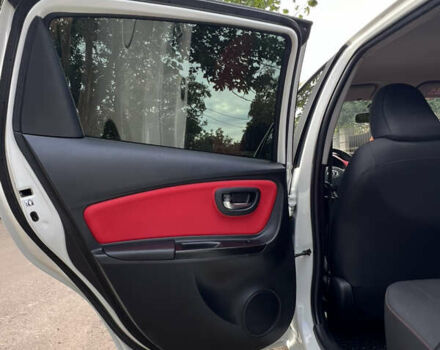 Белый Тойота Ярис, объемом двигателя 1.33 л и пробегом 92 тыс. км за 13600 $, фото 14 на Automoto.ua