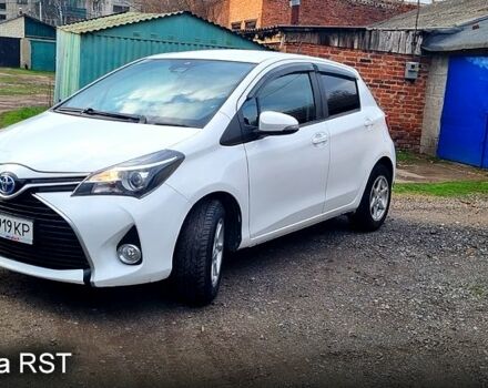 Белый Тойота Ярис, объемом двигателя 1.5 л и пробегом 130 тыс. км за 10800 $, фото 1 на Automoto.ua