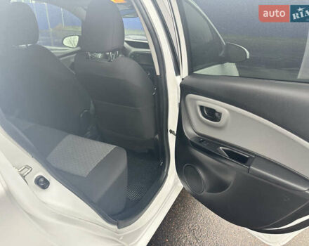 Білий Тойота Яріс, об'ємом двигуна 1.5 л та пробігом 119 тис. км за 10500 $, фото 23 на Automoto.ua