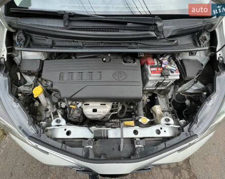Белый Тойота Ярис, объемом двигателя 1.33 л и пробегом 92 тыс. км за 13600 $, фото 25 на Automoto.ua