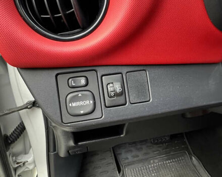 Белый Тойота Ярис, объемом двигателя 1.33 л и пробегом 92 тыс. км за 13600 $, фото 21 на Automoto.ua