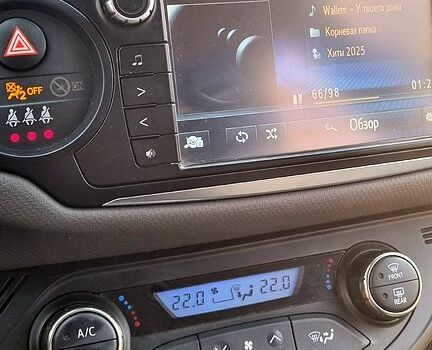 Белый Тойота Ярис, объемом двигателя 1.5 л и пробегом 130 тыс. км за 10800 $, фото 3 на Automoto.ua