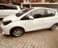 Белый Тойота Ярис, объемом двигателя 1.3 л и пробегом 64 тыс. км за 12000 $, фото 1 на Automoto.ua