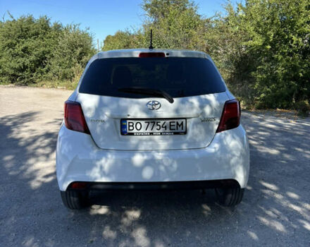 Белый Тойота Ярис, объемом двигателя 1 л и пробегом 68 тыс. км за 9200 $, фото 25 на Automoto.ua