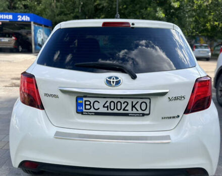 Белый Тойота Ярис, объемом двигателя 1.5 л и пробегом 127 тыс. км за 13000 $, фото 2 на Automoto.ua