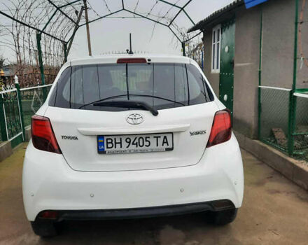 Белый Тойота Ярис, объемом двигателя 1.33 л и пробегом 61 тыс. км за 12000 $, фото 3 на Automoto.ua