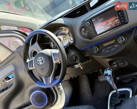 Білий Тойота Яріс, об'ємом двигуна 1.3 л та пробігом 148 тис. км за 11800 $, фото 16 на Automoto.ua