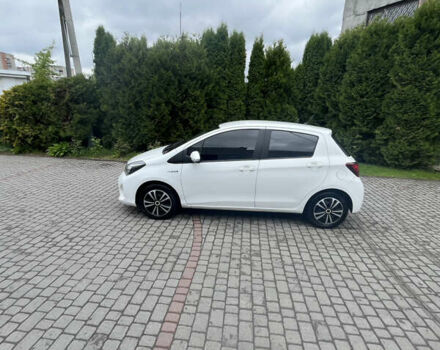 Белый Тойота Ярис, объемом двигателя 1.5 л и пробегом 127 тыс. км за 13000 $, фото 4 на Automoto.ua