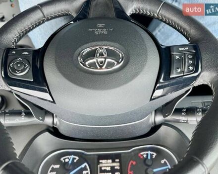 Белый Тойота Ярис, объемом двигателя 1.5 л и пробегом 52 тыс. км за 15400 $, фото 37 на Automoto.ua