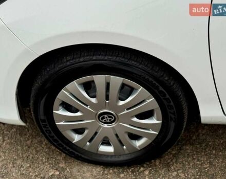 Белый Тойота Ярис, объемом двигателя 1.5 л и пробегом 52 тыс. км за 15400 $, фото 10 на Automoto.ua