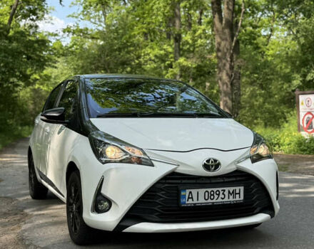 Білий Тойота Яріс, об'ємом двигуна 1.5 л та пробігом 47 тис. км за 12500 $, фото 2 на Automoto.ua