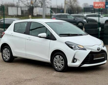 Белый Тойота Ярис, объемом двигателя 1.5 л и пробегом 52 тыс. км за 15400 $, фото 2 на Automoto.ua