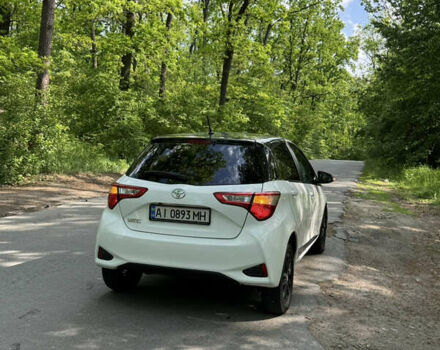 Білий Тойота Яріс, об'ємом двигуна 1.5 л та пробігом 47 тис. км за 12500 $, фото 5 на Automoto.ua