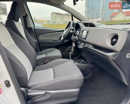 Белый Тойота Ярис, объемом двигателя 1.5 л и пробегом 52 тыс. км за 15400 $, фото 34 на Automoto.ua