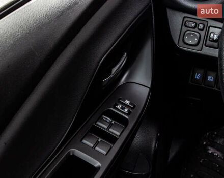 Белый Тойота Ярис, объемом двигателя 1.5 л и пробегом 112 тыс. км за 14900 $, фото 38 на Automoto.ua