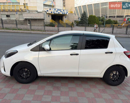 Білий Тойота Яріс, об'ємом двигуна 1 л та пробігом 60 тис. км за 10600 $, фото 1 на Automoto.ua