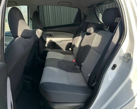 Білий Тойота Яріс, об'ємом двигуна 1 л та пробігом 59 тис. км за 9850 $, фото 17 на Automoto.ua