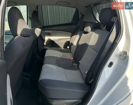 Білий Тойота Яріс, об'ємом двигуна 1 л та пробігом 59 тис. км за 9850 $, фото 20 на Automoto.ua