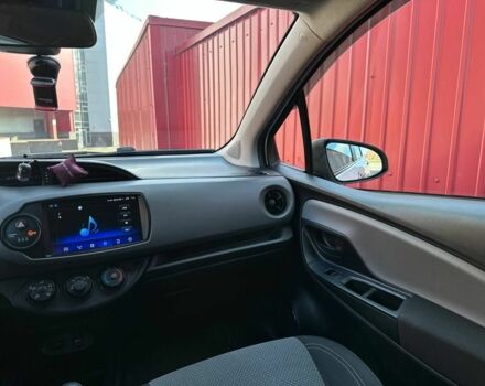 Білий Тойота Яріс, об'ємом двигуна 1 л та пробігом 59 тис. км за 9850 $, фото 14 на Automoto.ua