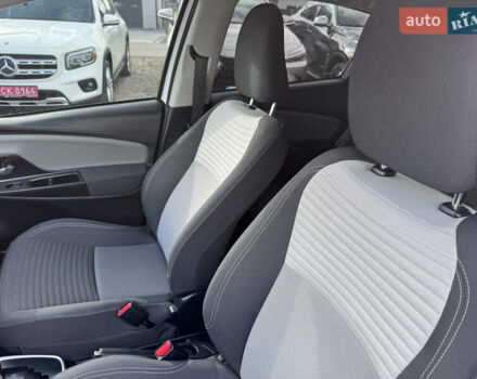 Белый Тойота Ярис, объемом двигателя 1.5 л и пробегом 165 тыс. км за 14990 $, фото 38 на Automoto.ua