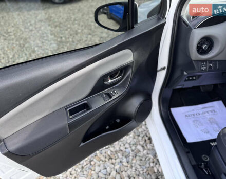 Белый Тойота Ярис, объемом двигателя 1.5 л и пробегом 165 тыс. км за 14990 $, фото 29 на Automoto.ua